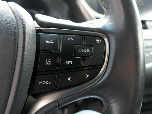 Used 2020 Lexus ES 350 w/ Premium Package FWD image 16