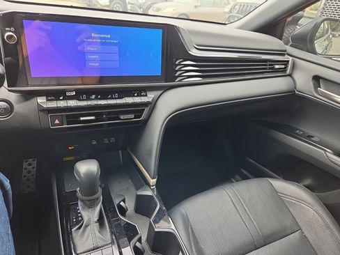 Used 2025 Toyota Camry XSE FWD image 13