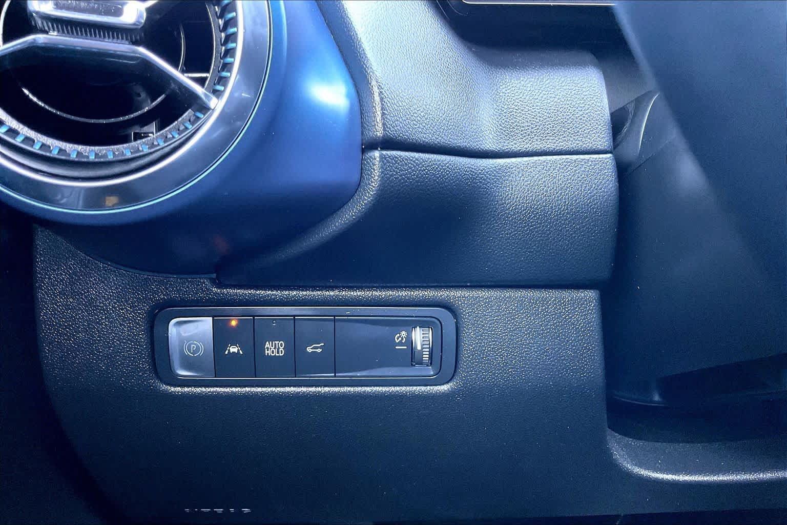 Used 2024 Chevrolet Equinox EV LT w/ LPO, All-Weather Mat Package FWD image 32