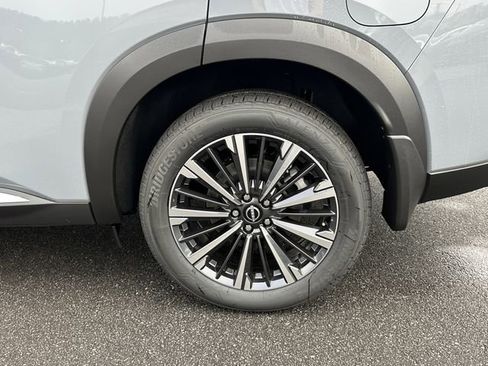 New 2026 Nissan Pathfinder Platinum image 15