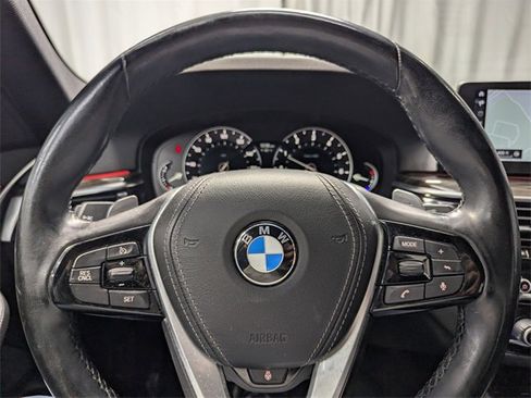 Used 2018 BMW 530i xDrive w/ Premium Package image 22