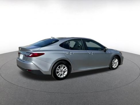 Used 2025 Toyota Camry LE image 11