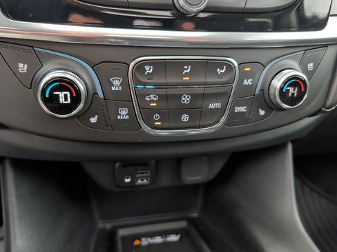 Used 2020 Chevrolet Traverse High Country FWD image 25