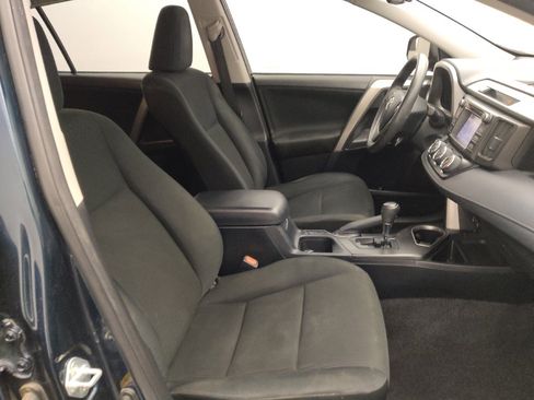 Used 2018 Toyota RAV4 LE image 21