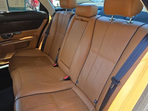 Used 2015 Jaguar XJ L Portfolio RWD image 20