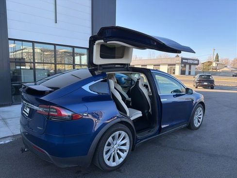 Used 2019 Tesla Model X 100D image 14