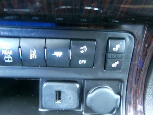 Used 2017 Chevrolet Traverse LT AWD/4WD image 30