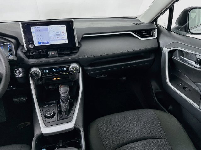 Used 2025 Toyota RAV4 XLE AWD/4WD image 24
