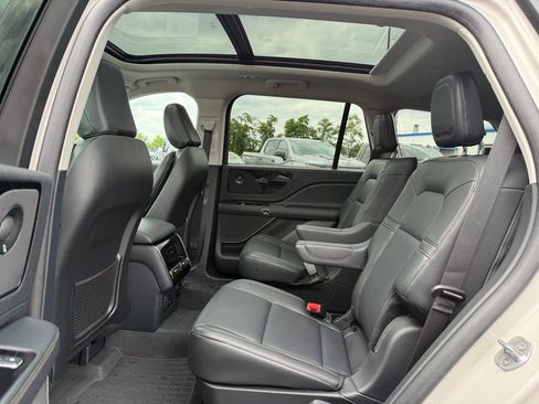 Used 2025 Lincoln Aviator AWD w/ Equipment Group 101A image 12