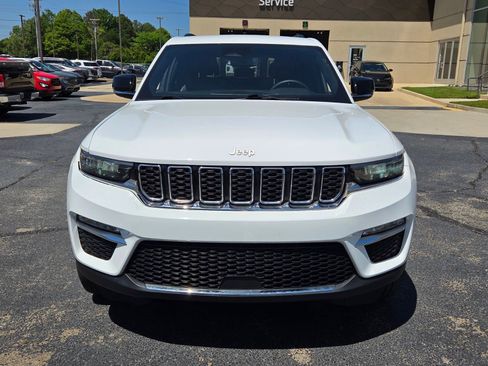 Used 2024 Jeep Grand Cherokee Limited AWD/4WD image 2