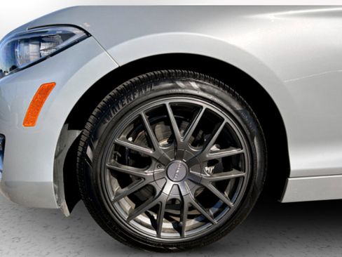 Used 2017 BMW 230i Coupe image 9