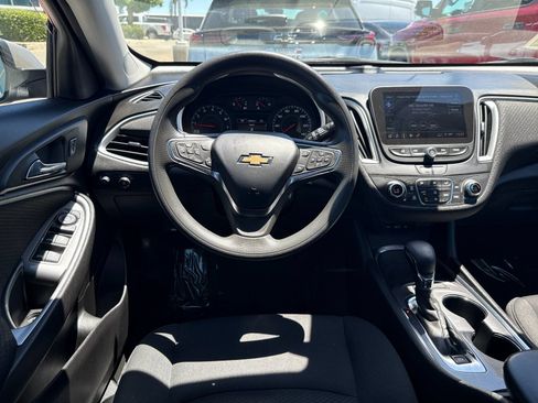 Used 2024 Chevrolet Malibu LT FWD image 13