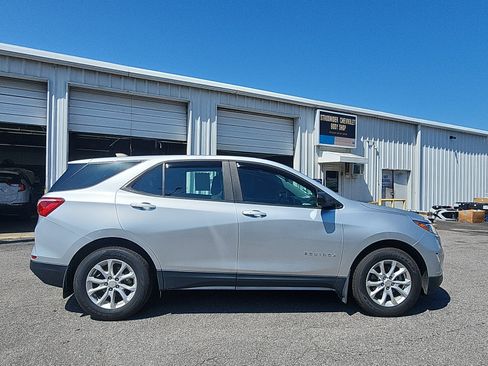Used 2020 Chevrolet Equinox LS AWD/4WD image 6