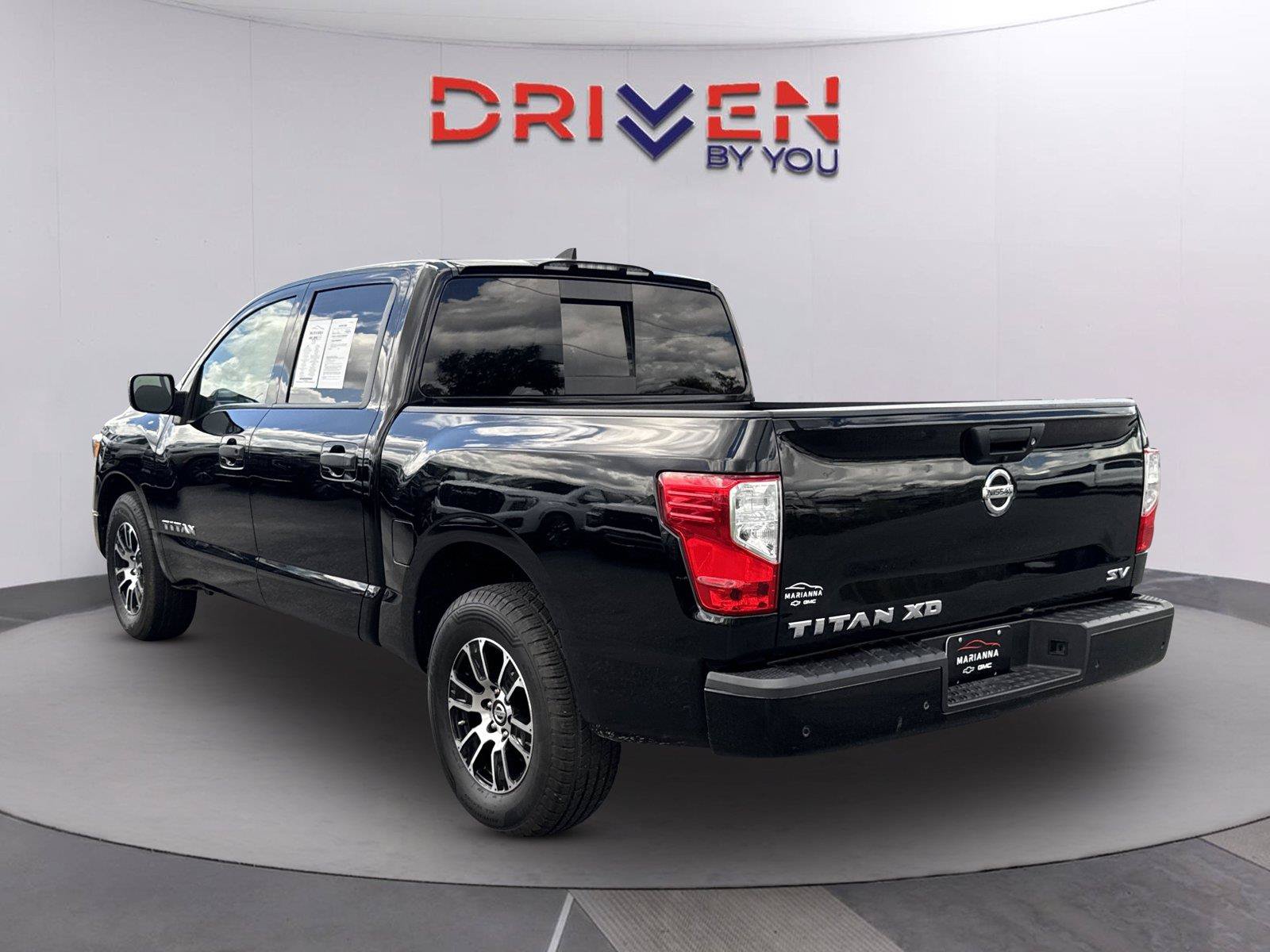 Used 2022 Nissan Titan SV RWD image 5