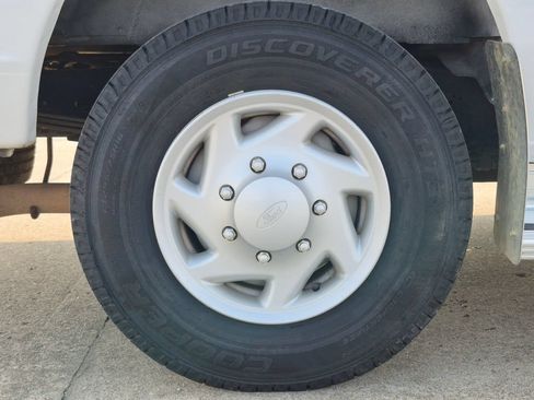 Used 2009 Ford E-350 and Econoline 350 XL RWD image 26