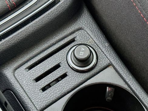 Used 2019 Volkswagen GTI SE image 28