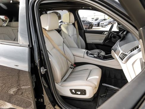 Used 2022 BMW X5 M50i w/ Executive Package image 42