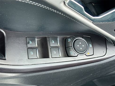 Used 2020 Ford Explorer XLT w/ Equipment Group 202A image 17