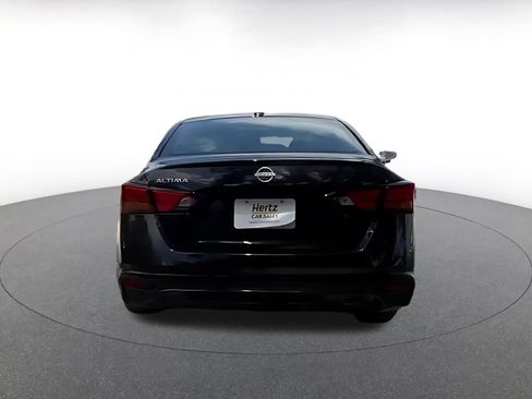 Used 2025 Nissan Altima 2.5 SV FWD image 12
