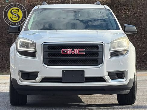 Used 2016 GMC Acadia SLE image 2