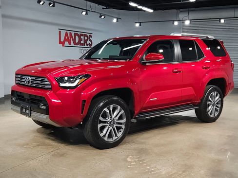Used 2025 Toyota 4Runner Limited AWD/4WD image 3