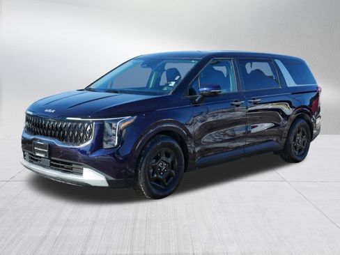 Certified 2025 Kia Carnival LXS image 3