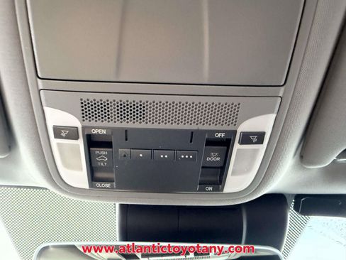 Used 2020 Acura TLX FWD image 39
