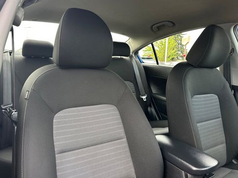 Used 2017 Kia Forte S FWD image 16