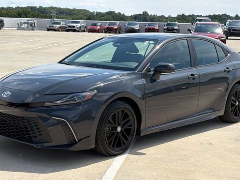 Used 2025 Toyota Camry SE w/ Multimedia Upgrade Package FWD image 2