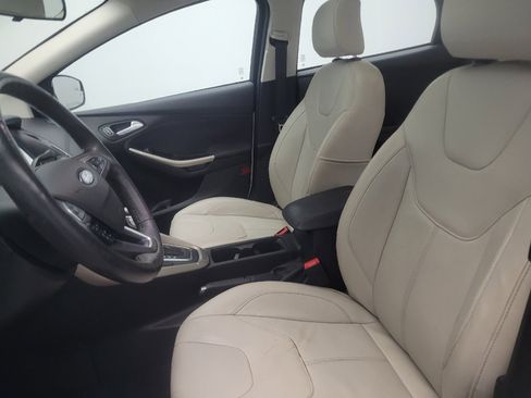 Used 2018 Ford Focus Titanium FWD image 17