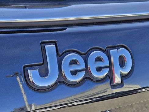 Used 2021 Jeep Compass Sport image 15