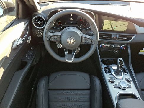 New 2025 Alfa Romeo Giulia AWD image 7