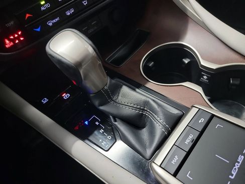 Used 2020 Lexus RX 350L Premium w/ Premium Package AWD/4WD image 27