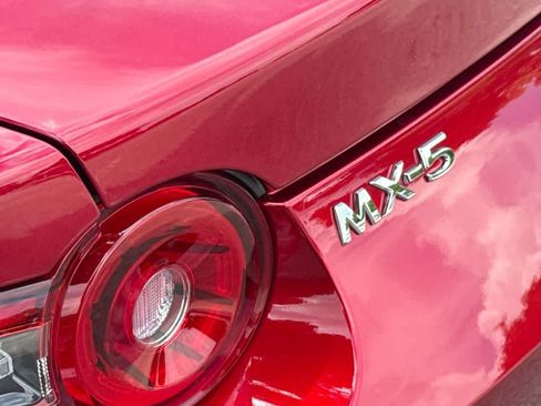 Used 2026 MAZDA MX-5 Miata RF Grand Touring RWD image 10