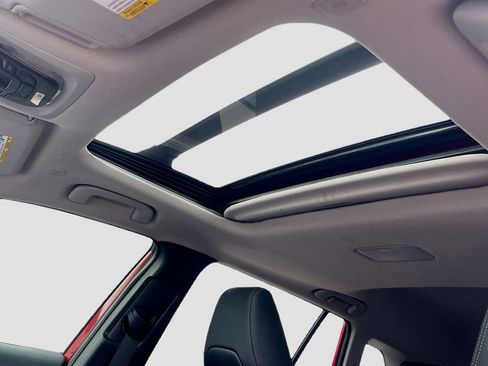 Used 2024 Toyota Corolla Cross XLE w/ Convenience Package AWD/4WD image 21