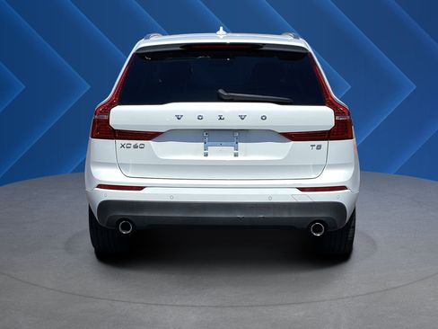 Used 2021 Volvo XC60 T5 Momentum FWD image 4