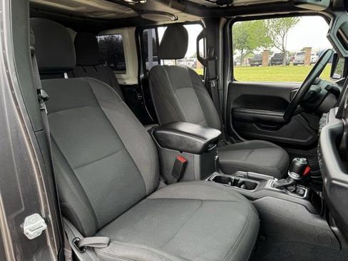 Used 2022 Jeep Wrangler Unlimited Sport AWD/4WD image 32