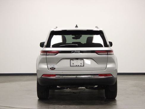 Used 2022 Jeep Grand Cherokee Limited 4xe w/ MOPAR Finishing Package AWD/4WD image 7
