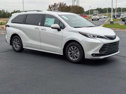 New 2026 Toyota Sienna XLE