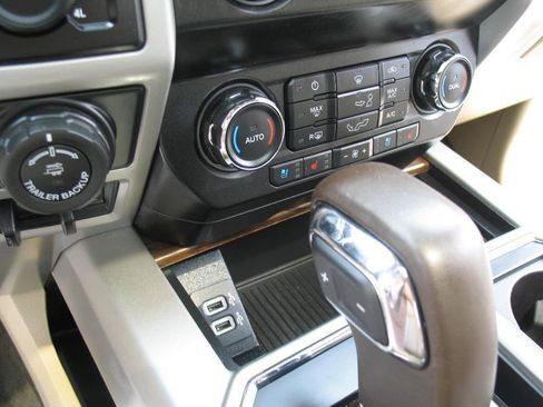 Used 2019 Ford F150 Lariat AWD/4WD image 43