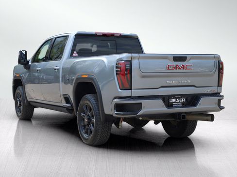 Used 2025 GMC Sierra 3500 AT4 w/ AT4 Premium Plus Package AWD/4WD image 3
