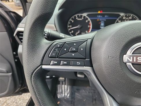 Used 2024 Nissan Altima 2.5 SV image 14