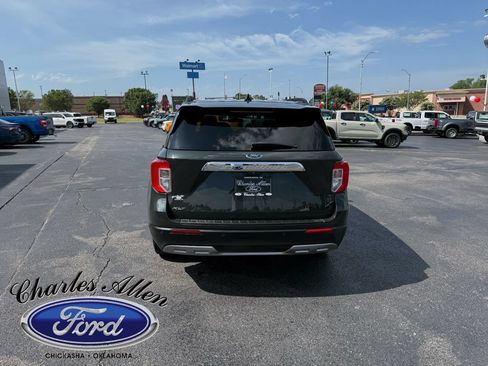 Used 2024 Ford Explorer XLT w/ Equipment Group 202A RWD image 4