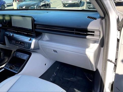 Used 2024 Hyundai Kona Limited image 16
