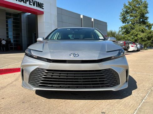 Used 2025 Toyota Camry LE FWD image 3