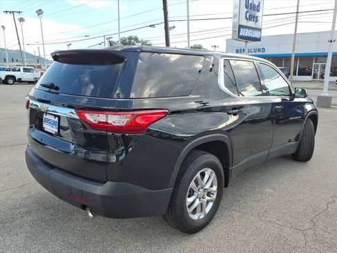 Used 2021 Chevrolet Traverse LS AWD/4WD image 4