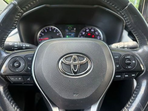 Used 2019 Toyota RAV4 XLE w/ Convenience Package AWD/4WD image 16