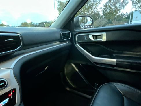 Used 2023 Ford Explorer XLT w/ Equipment Group 202A image 31