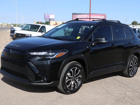 Used 2023 Toyota Corolla Cross AWD Hybrid image 3