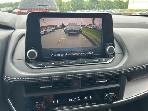 Used 2024 Nissan Rogue SV FWD image 10